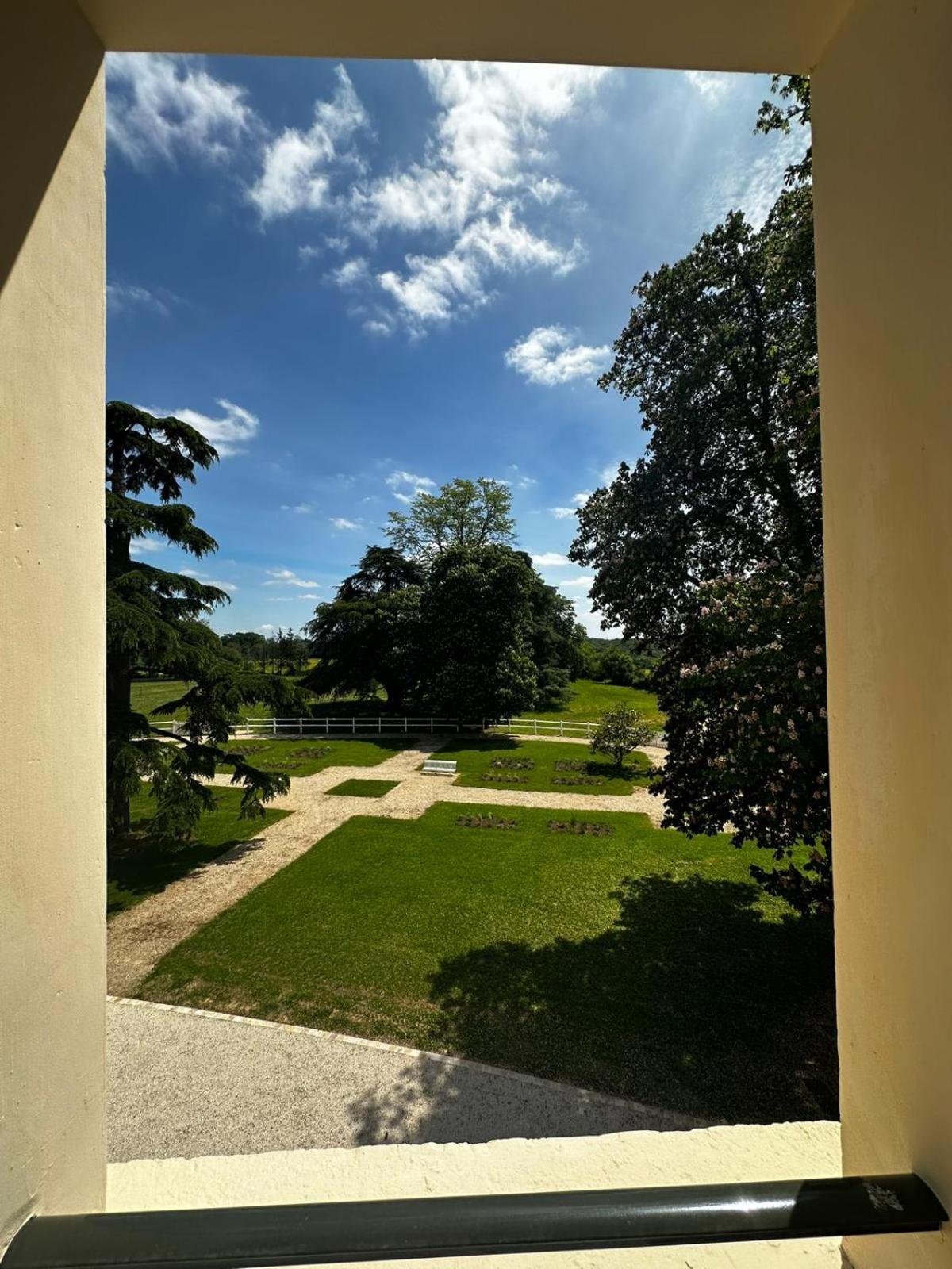 Hotel Domaine De L'Ecorcerie Fontaine-le-Comte Zewnętrze zdjęcie
