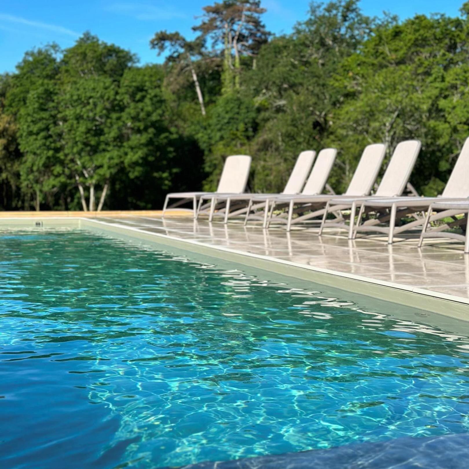Hotel Domaine De L'Ecorcerie Fontaine-le-Comte Zewnętrze zdjęcie